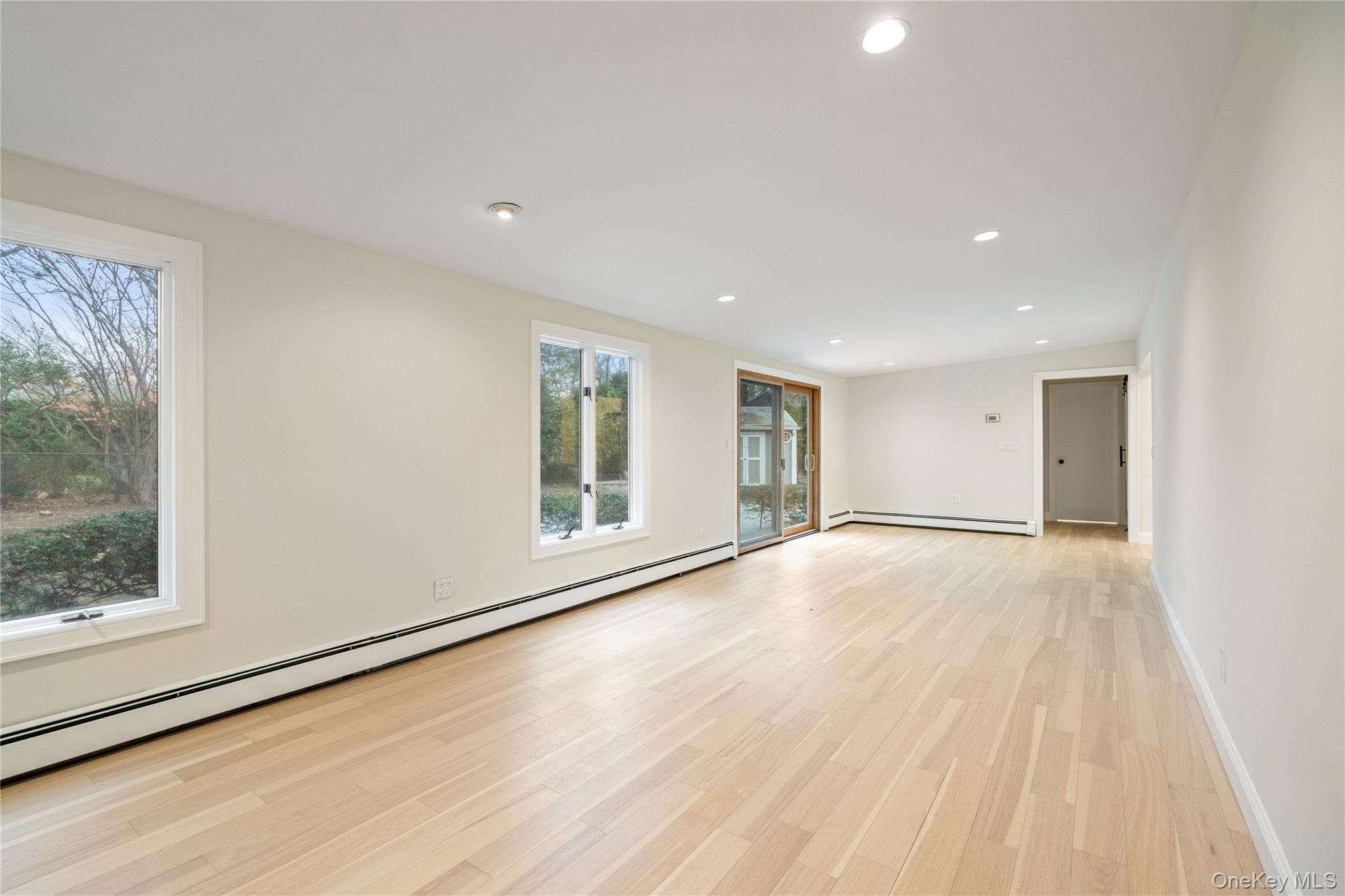 #18 photo, 1 Upper Lane, Centerport , NY 11721