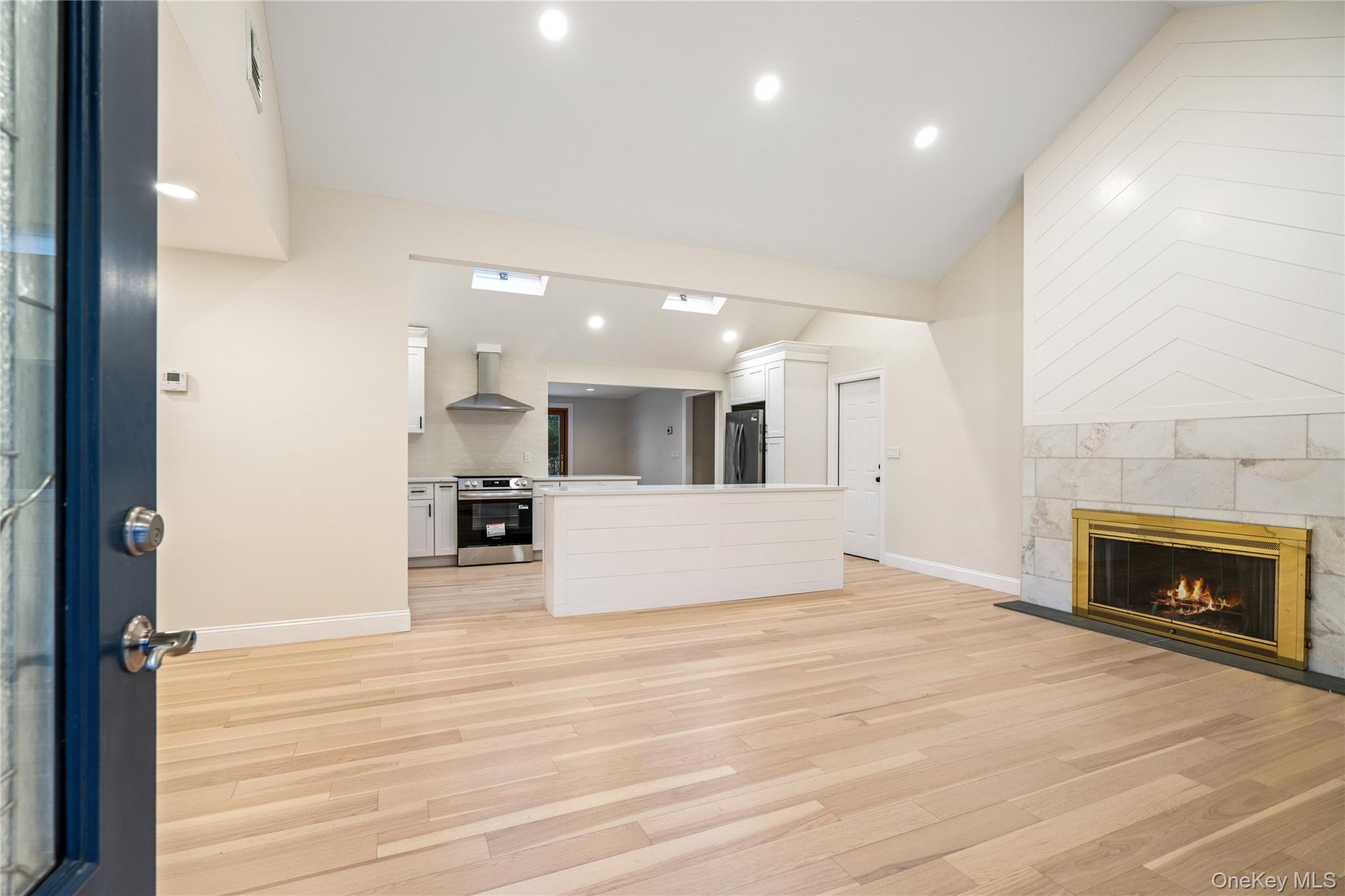 #5 photo, 1 Upper Lane, Centerport , NY 11721