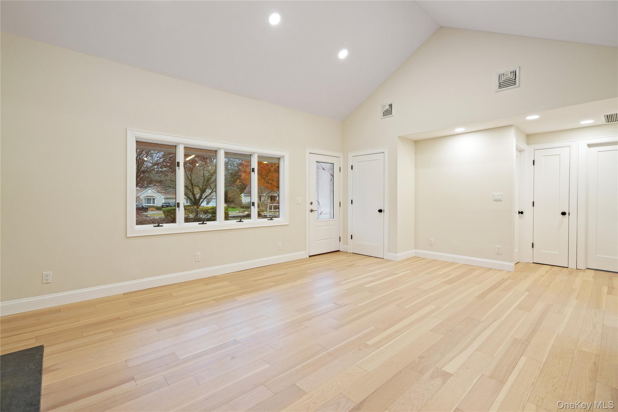 #9 photo, 1 Upper Lane, Centerport , NY 11721