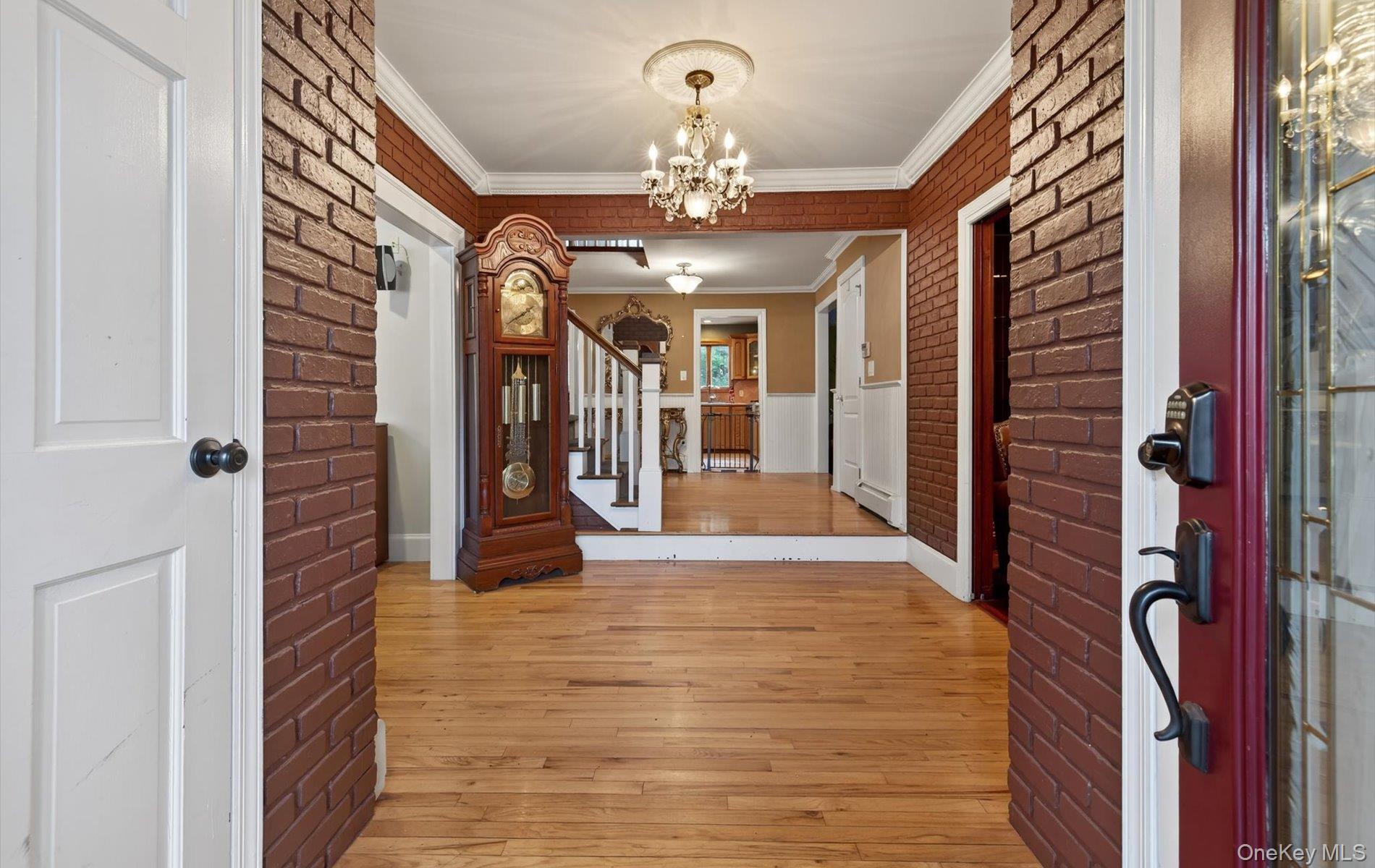 #4 photo, 110 Florida Avenue, सफ़ोक काउंटी Commack , NY 11725