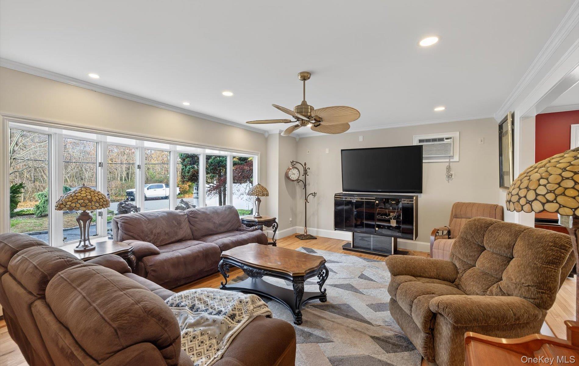 #5 photo, 110 Florida Avenue, सफ़ोक काउंटी Commack , NY 11725