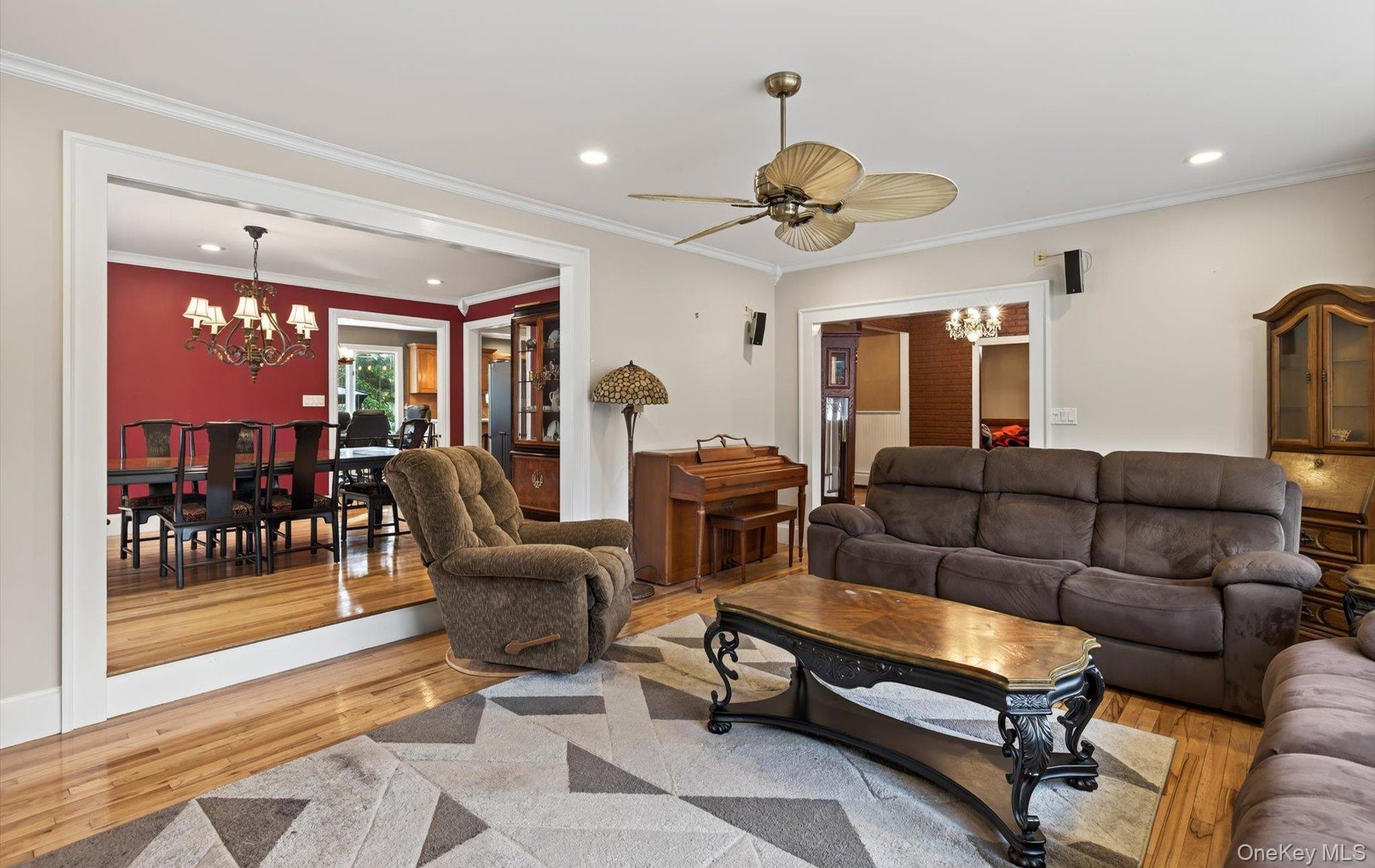 #7 photo, 110 Florida Avenue, सफ़ोक काउंटी Commack , NY 11725