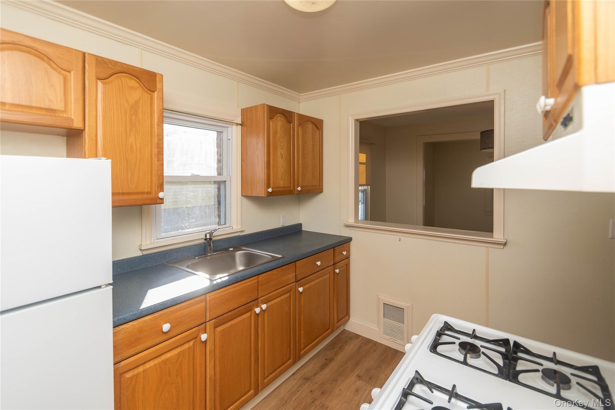 #15 photo, 35 Hudson Terrace, Marlboro , NY 12542