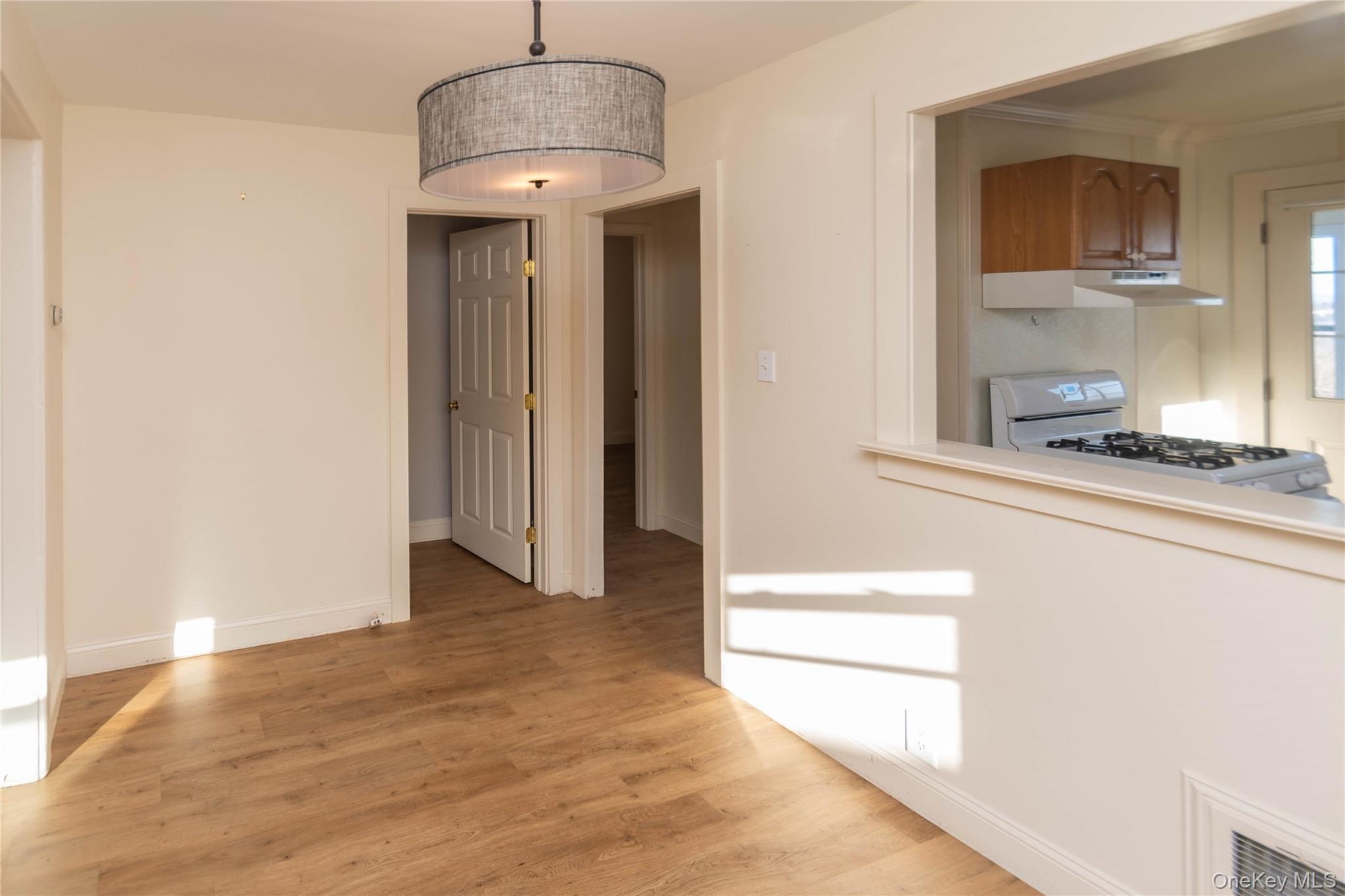 #8 photo, 35 Hudson Terrace, Marlboro , NY 12542