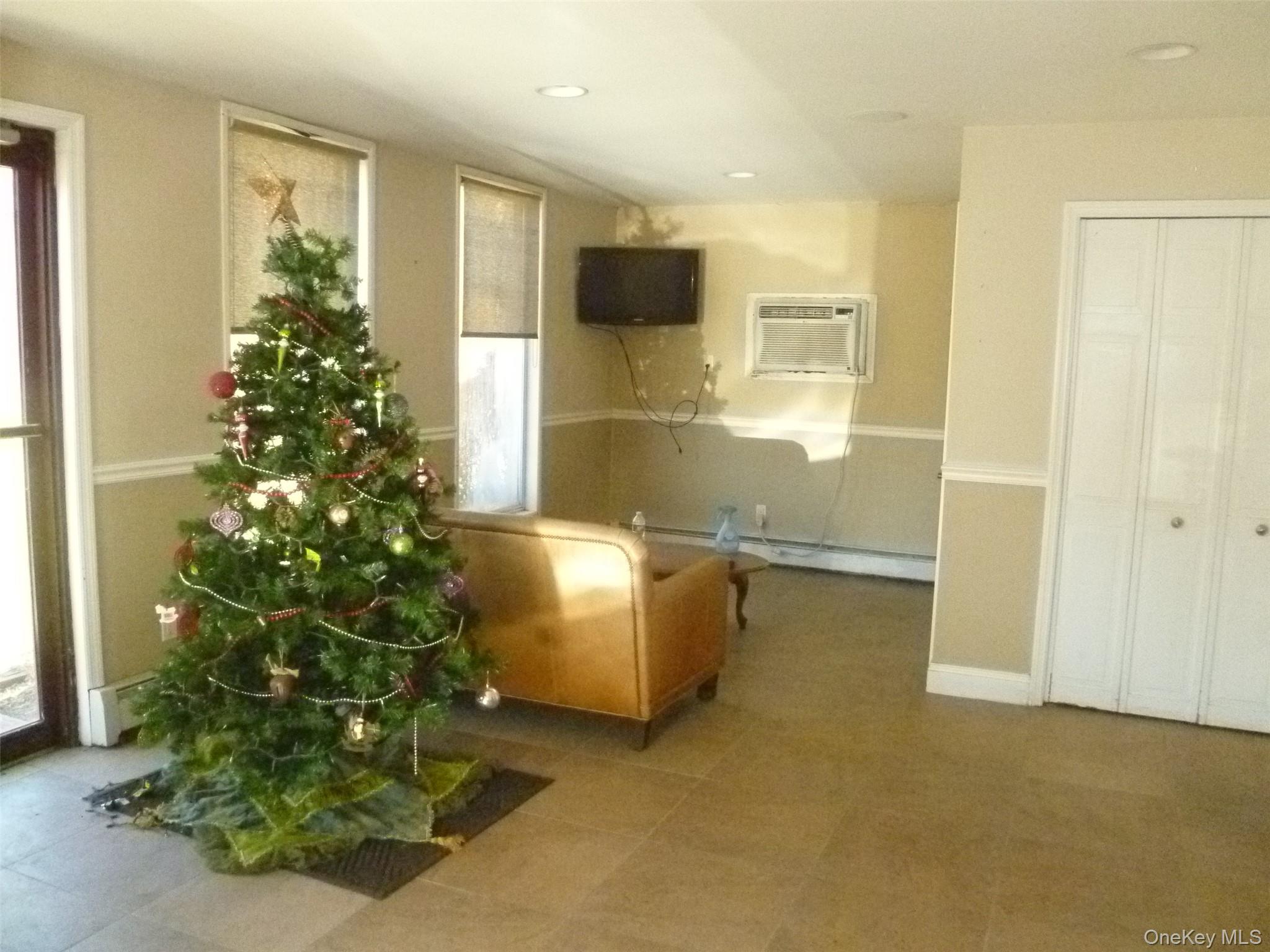 #10 photo, 1104 Route 9W, 纽约州 Marlboro , NY 12542