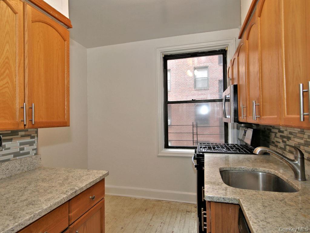 #2 photo, 313D Larchmont Acrest West, Larchmont , NY 10538