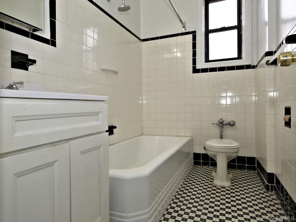 #6 photo, 313D Larchmont Acrest West, Larchmont , NY 10538