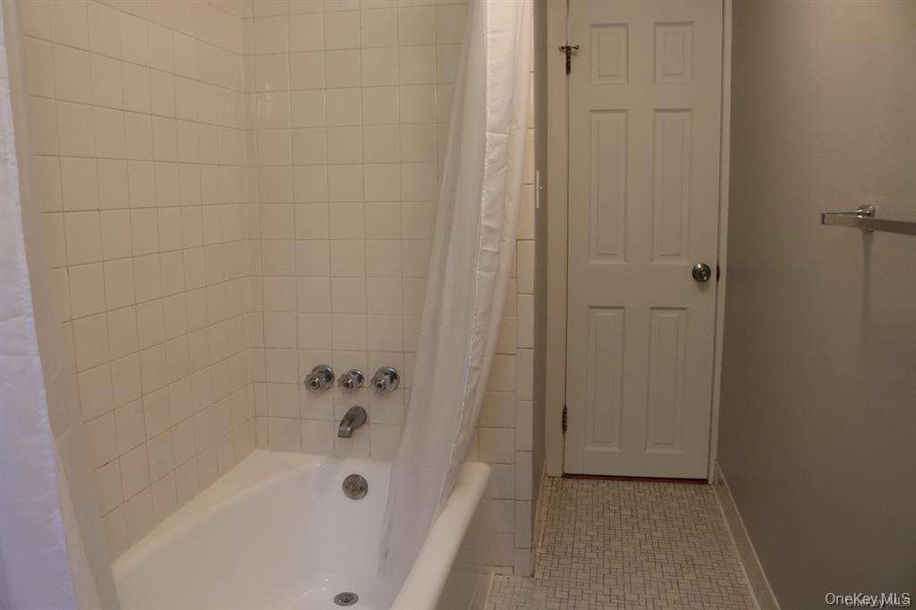 #17 photo, 2 Pelham Avenue, Nanuet , NY 10954