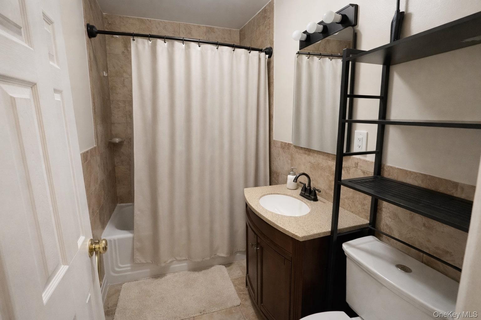 #16 photo, 2027 Mayflower Avenue, Bronx , NY 10461