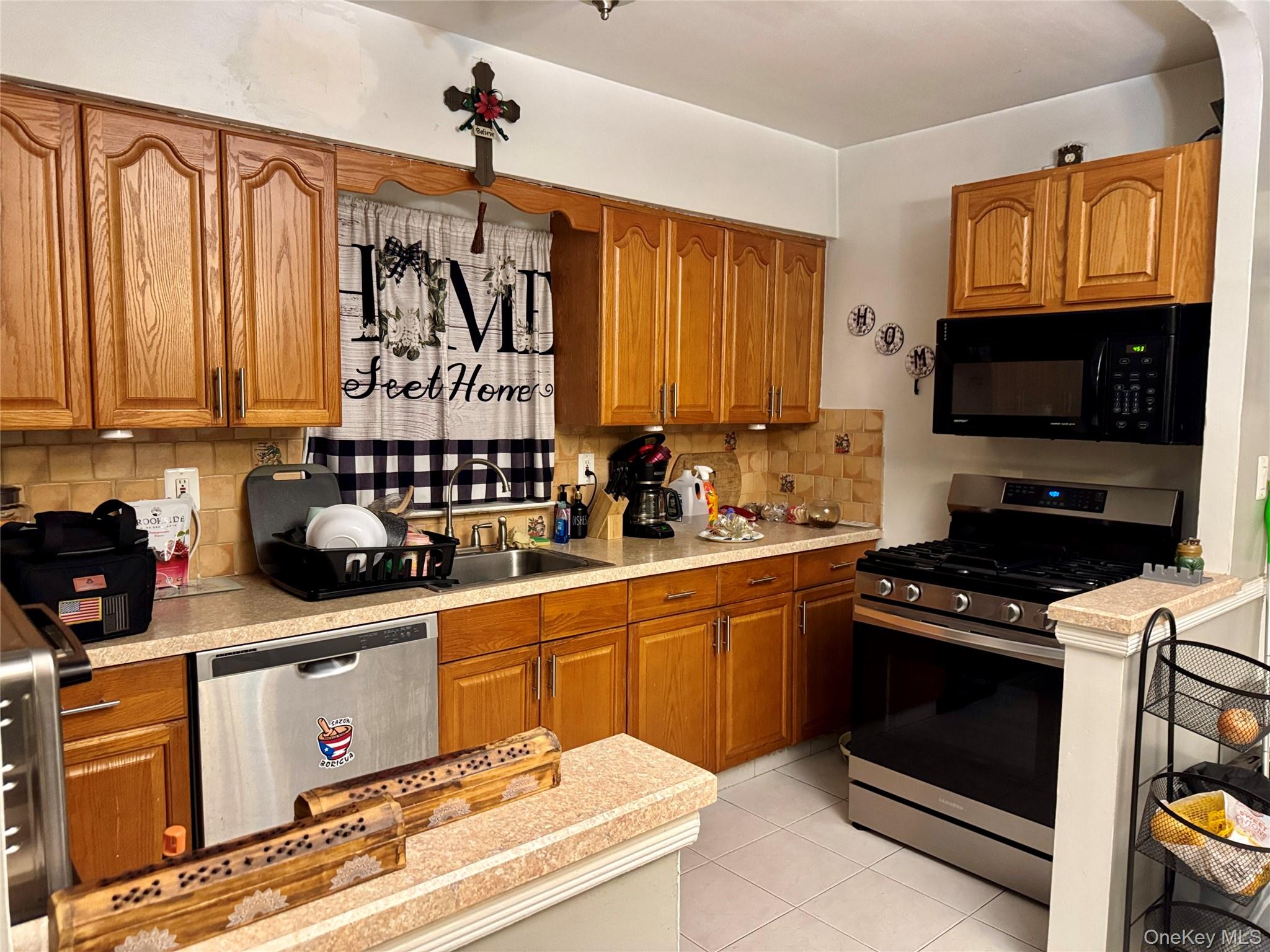 #5 photo, 2027 Mayflower Avenue, 布朗士 Bronx , NY 10461