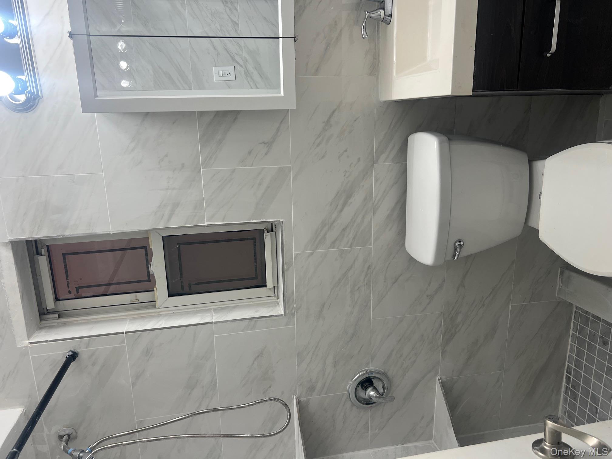 #4 photo, 2532 Fenton Avenue, ब्रोंक्स Bronx , NY 10469