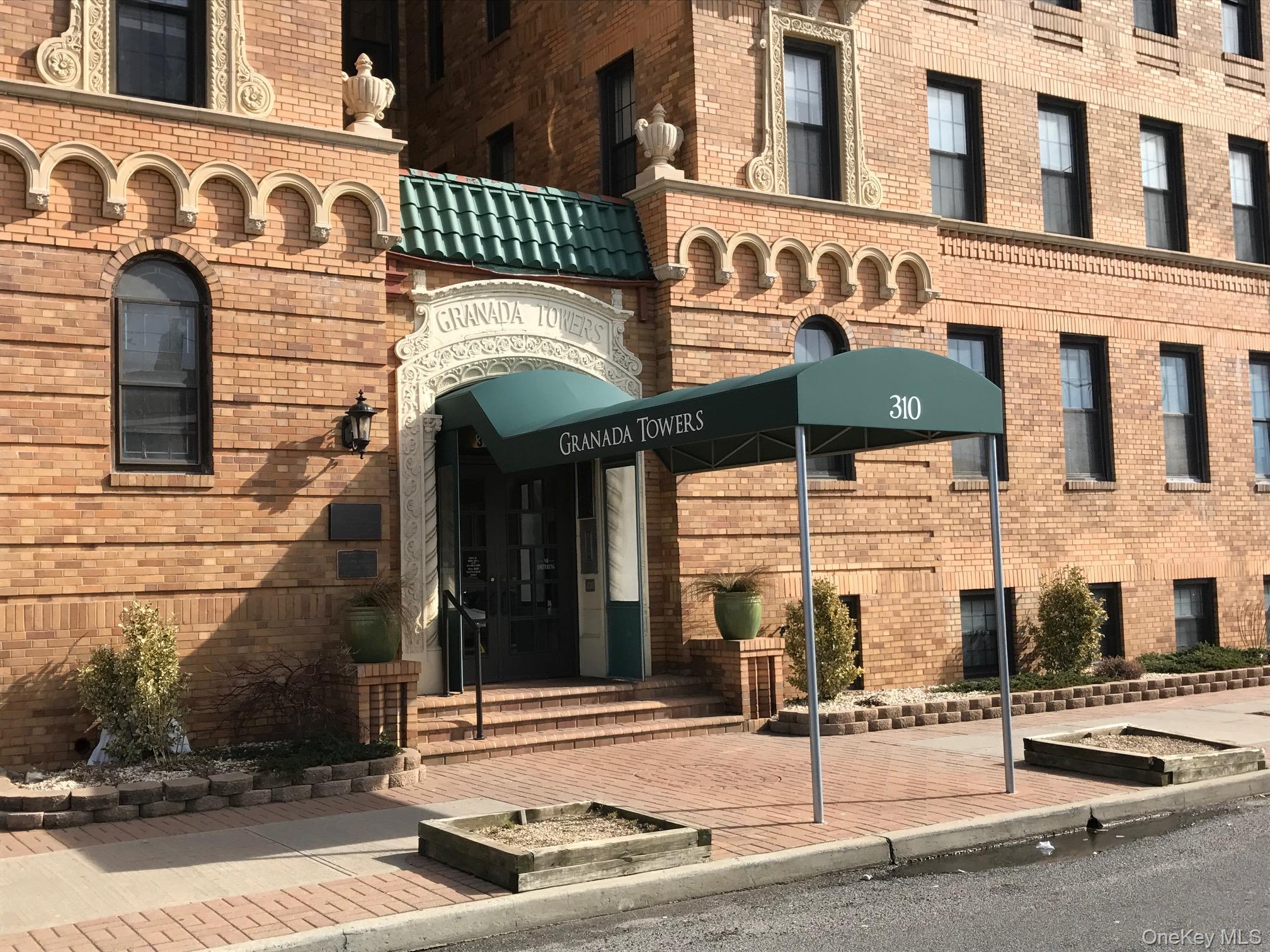 #2 photo, 310 Riverside Blvd, Long Beach , NY 11556