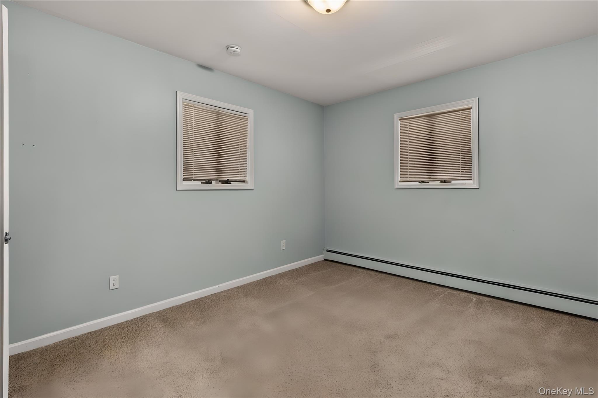 #11 photo, 18 Campbell Lane, מחוז סאפוק East Islip , NY 11730