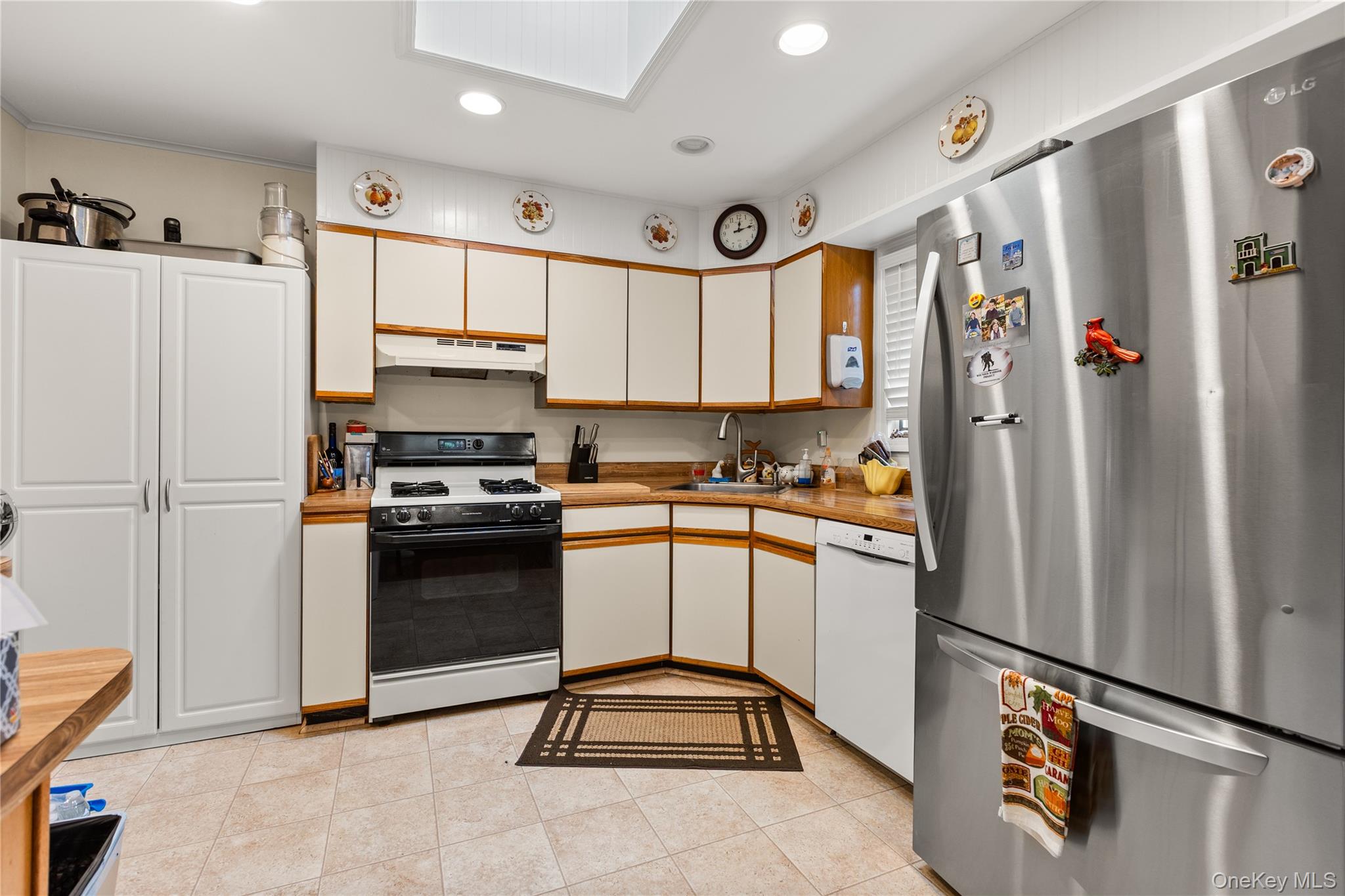 #8 photo, 18 Campbell Lane, מחוז סאפוק East Islip , NY 11730