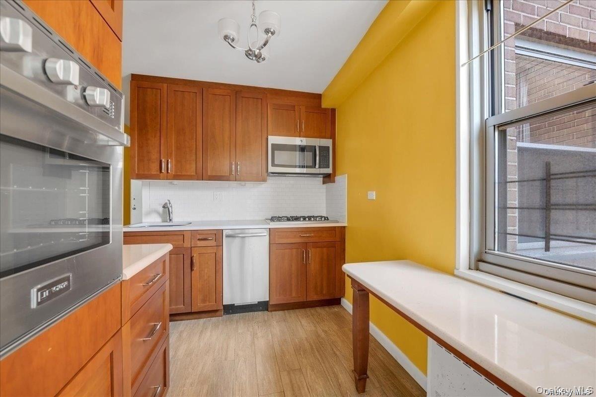 #13 photo, 61-20 Grand Central Parkway, Forest Hills , NY 11375