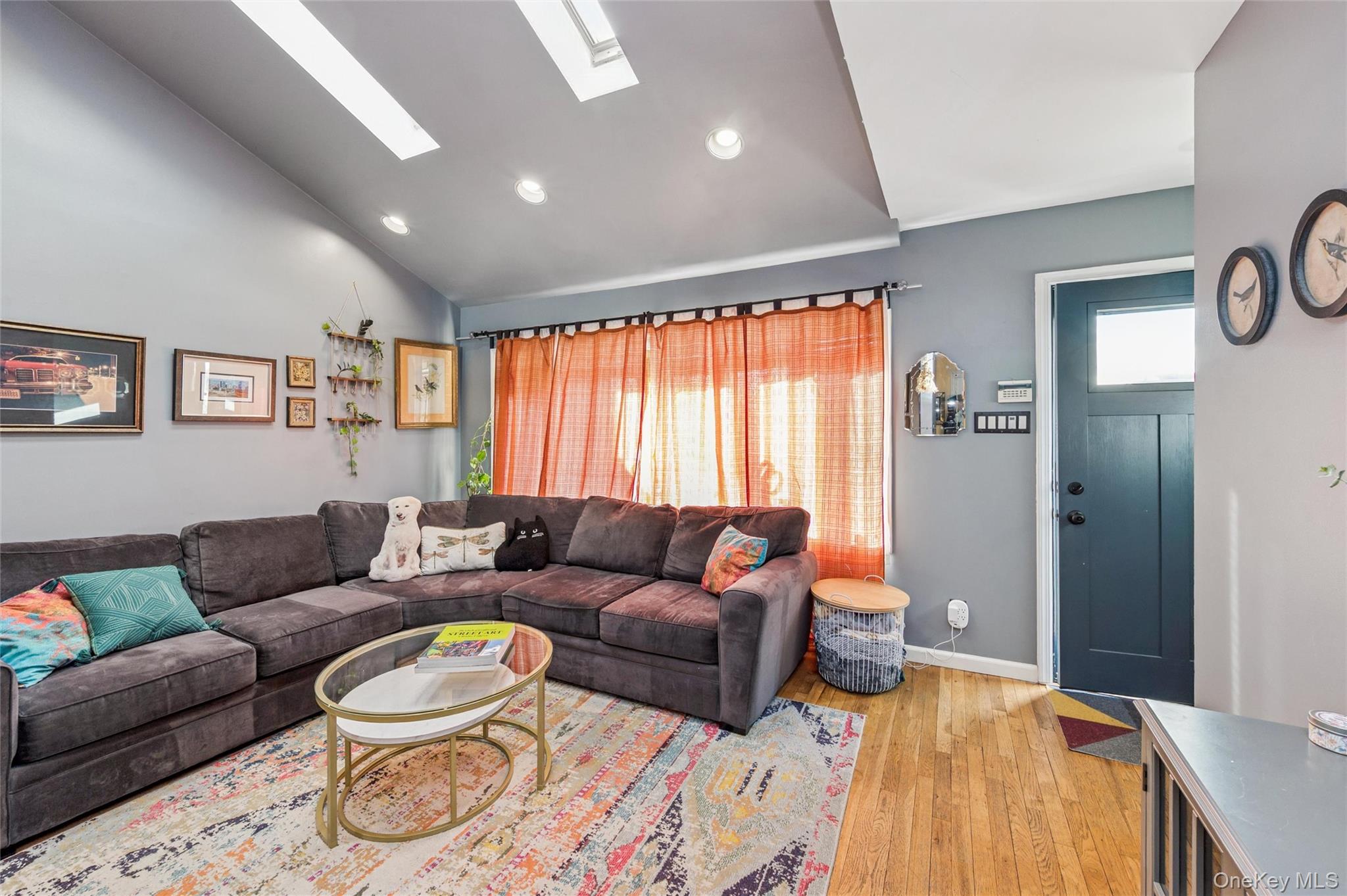 #10 photo, 48 Elliot Drive, Hicksville , NY 11801