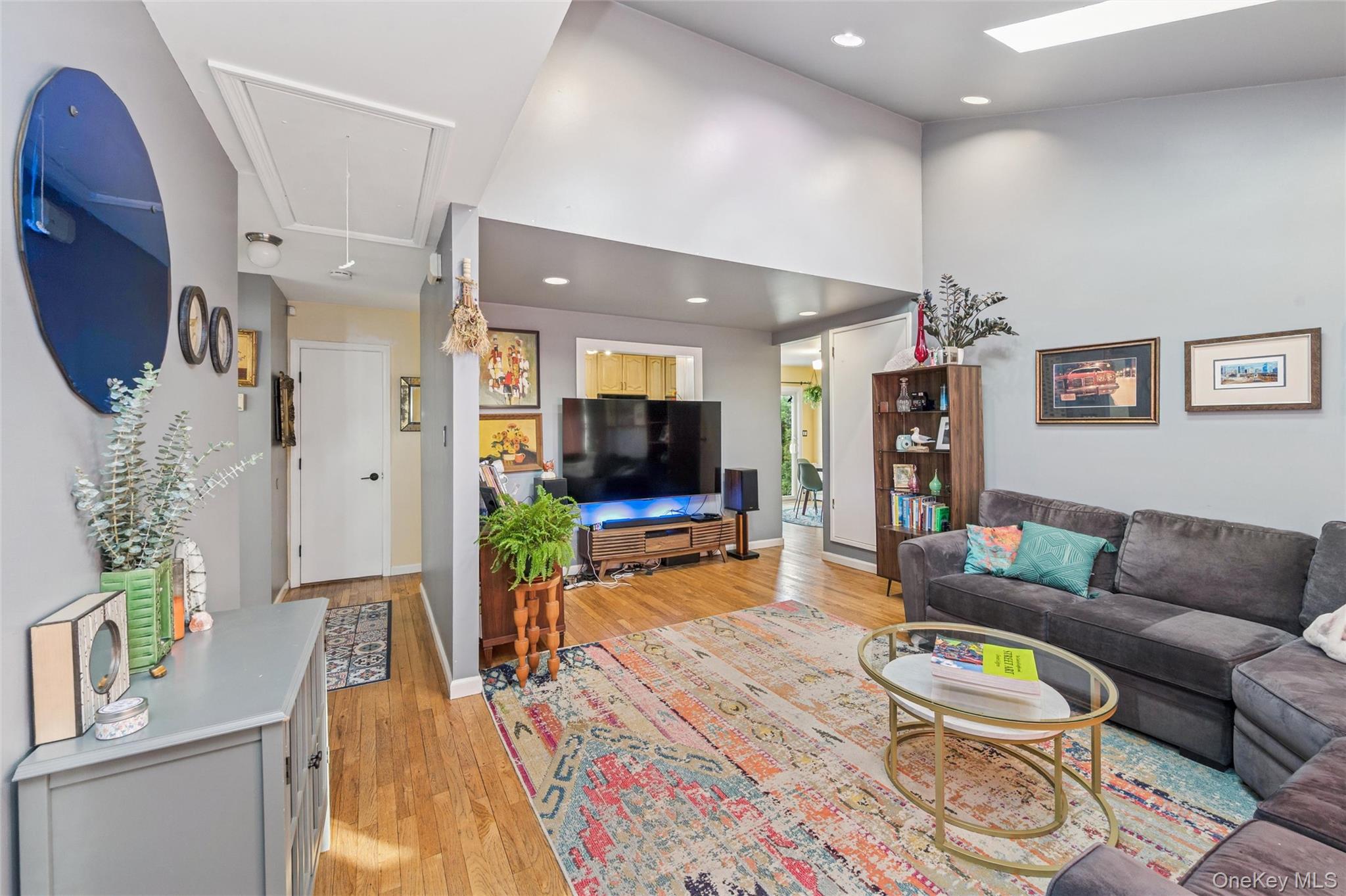 #8 photo, 48 Elliot Drive, Hicksville , NY 11801