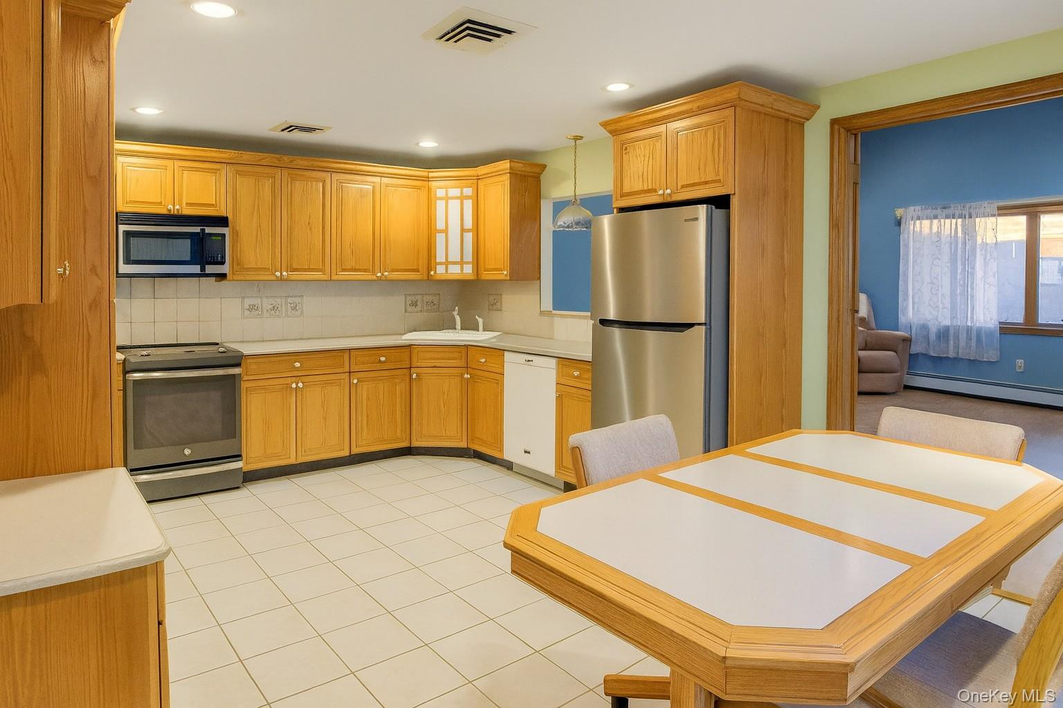 #4 photo, 3340 Yost Boulevard, Oceanside , NY 11572