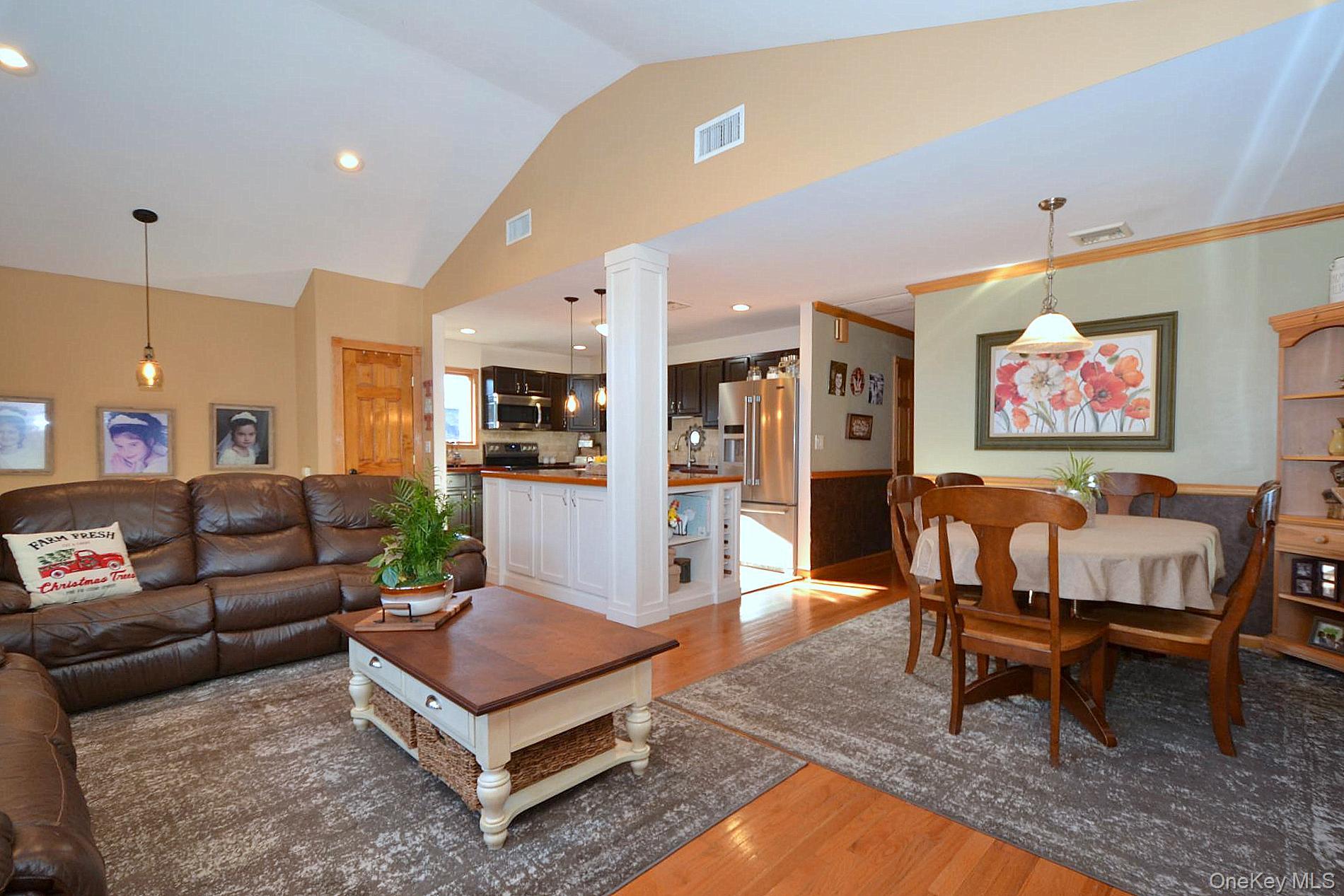 #10 photo, 29 Granby Place, 롱 아일랜드 Ronkonkoma , NY 11779