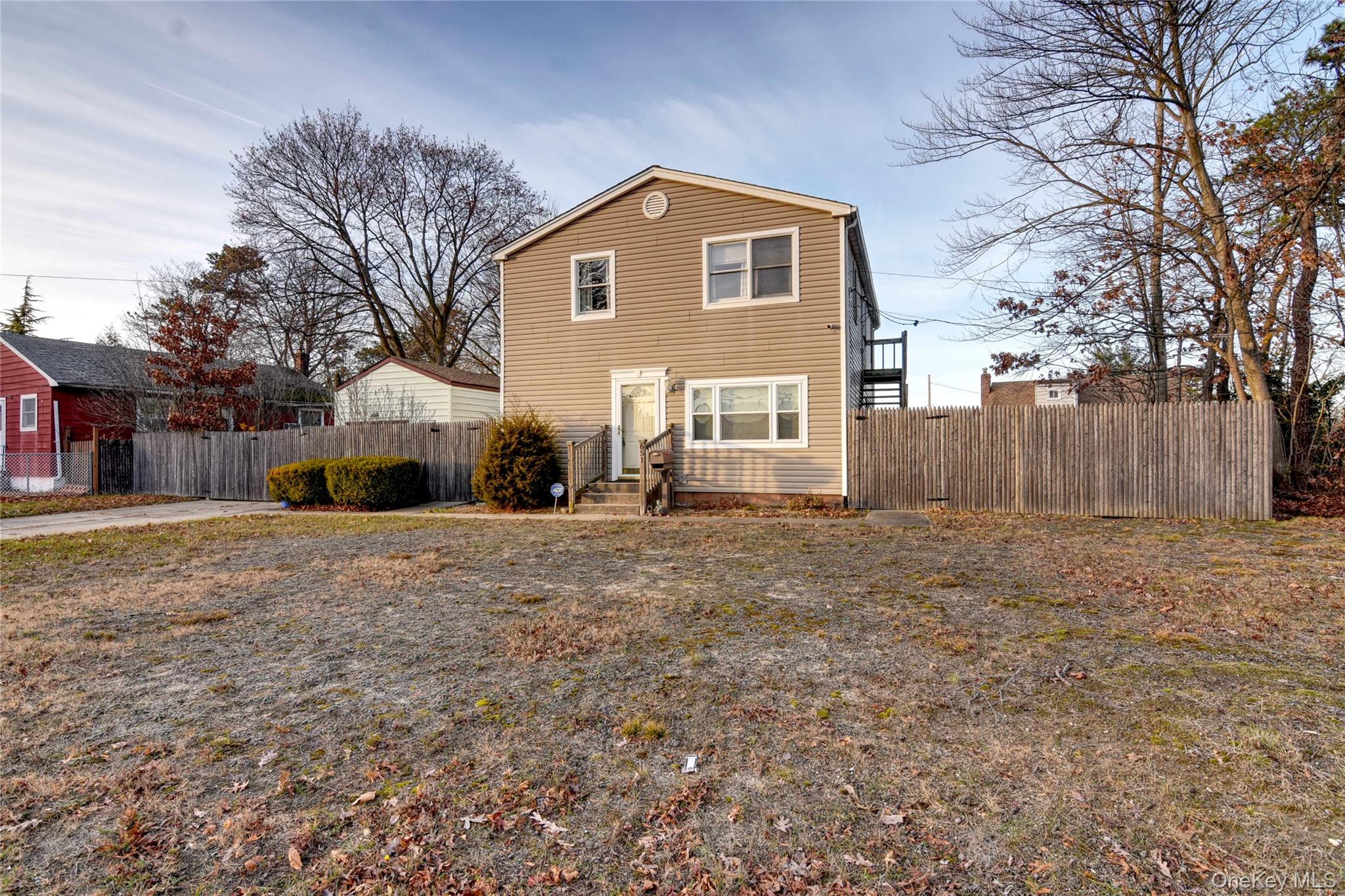#2 photo, 651 Windmill Avenue, 롱 아일랜드 North Babylon , NY 11703