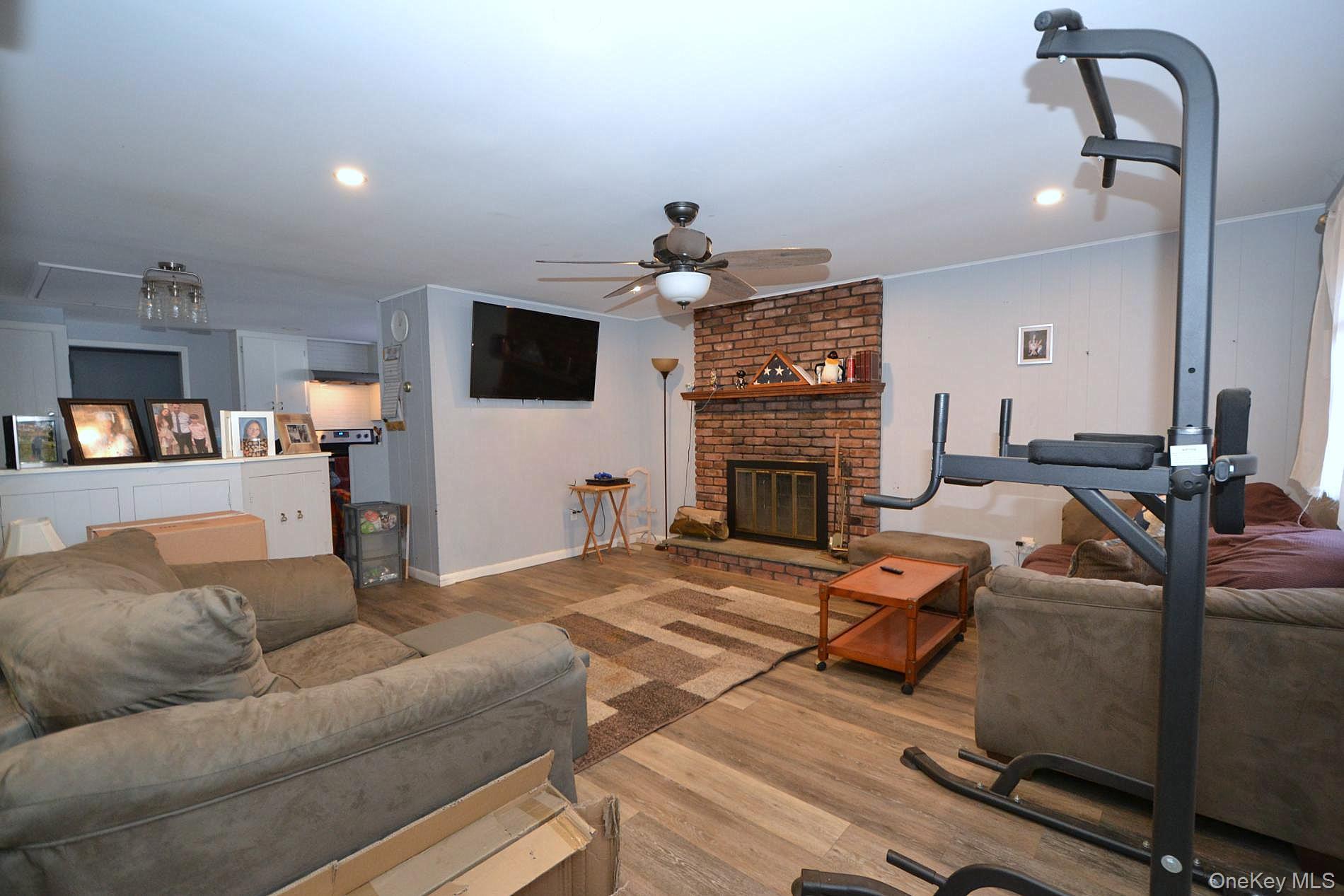 #5 photo, 254 Dare Road, 东长岛 Selden , NY 11784