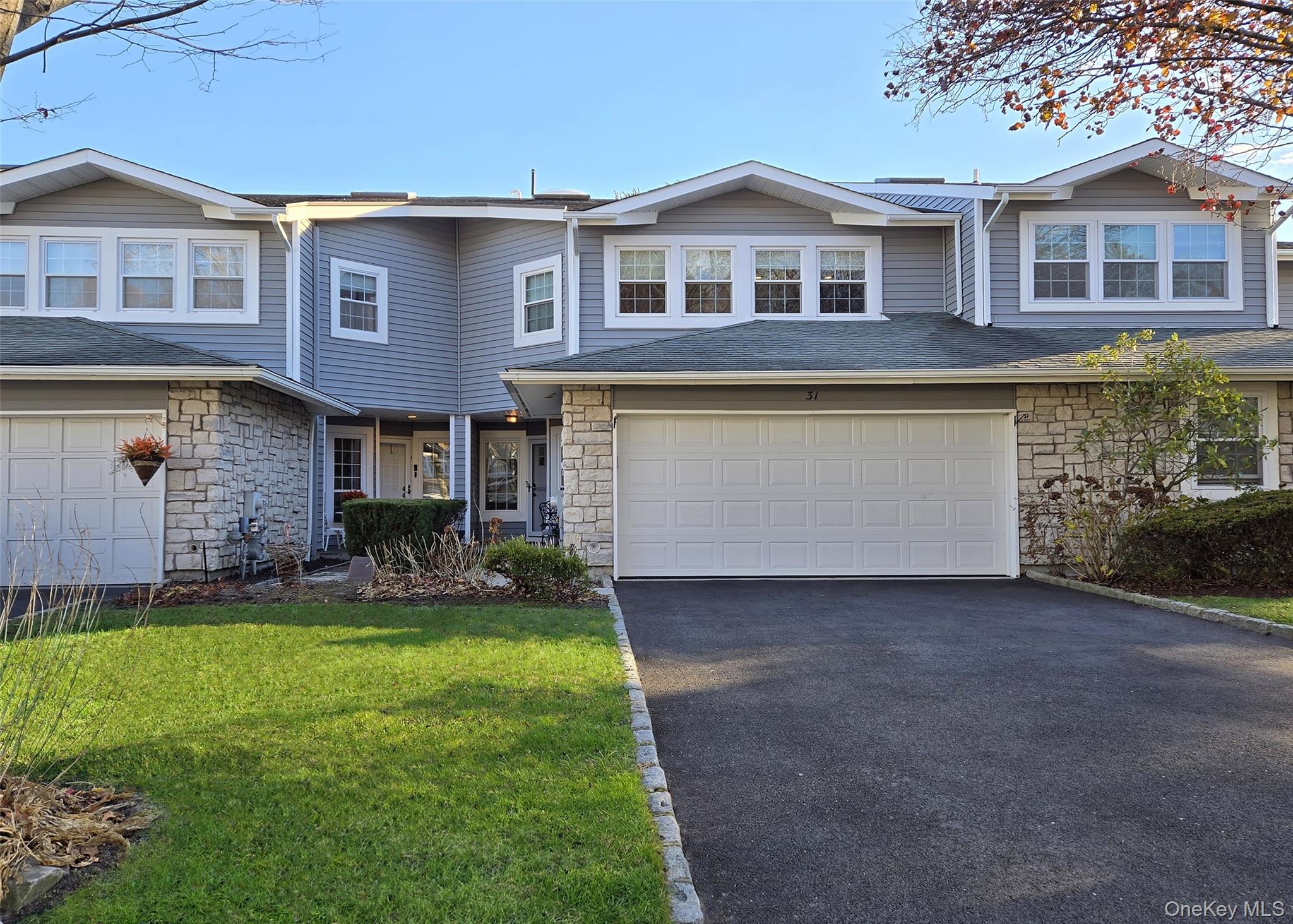 #1 photo, 31 Hampshire Court, מחוז סאפוק Holbrook , NY 11741