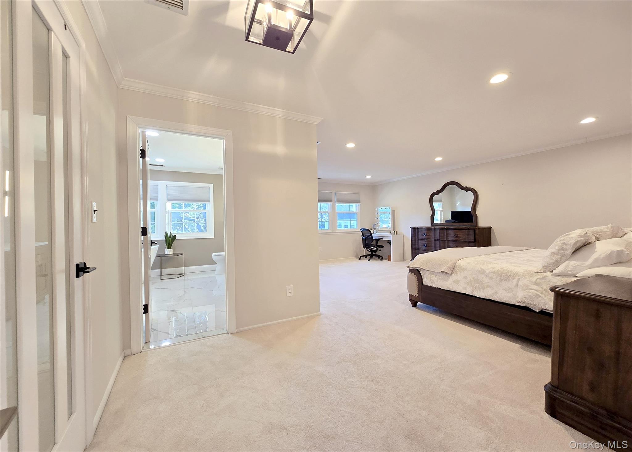 #14 photo, 31 Hampshire Court, מחוז סאפוק Holbrook , NY 11741