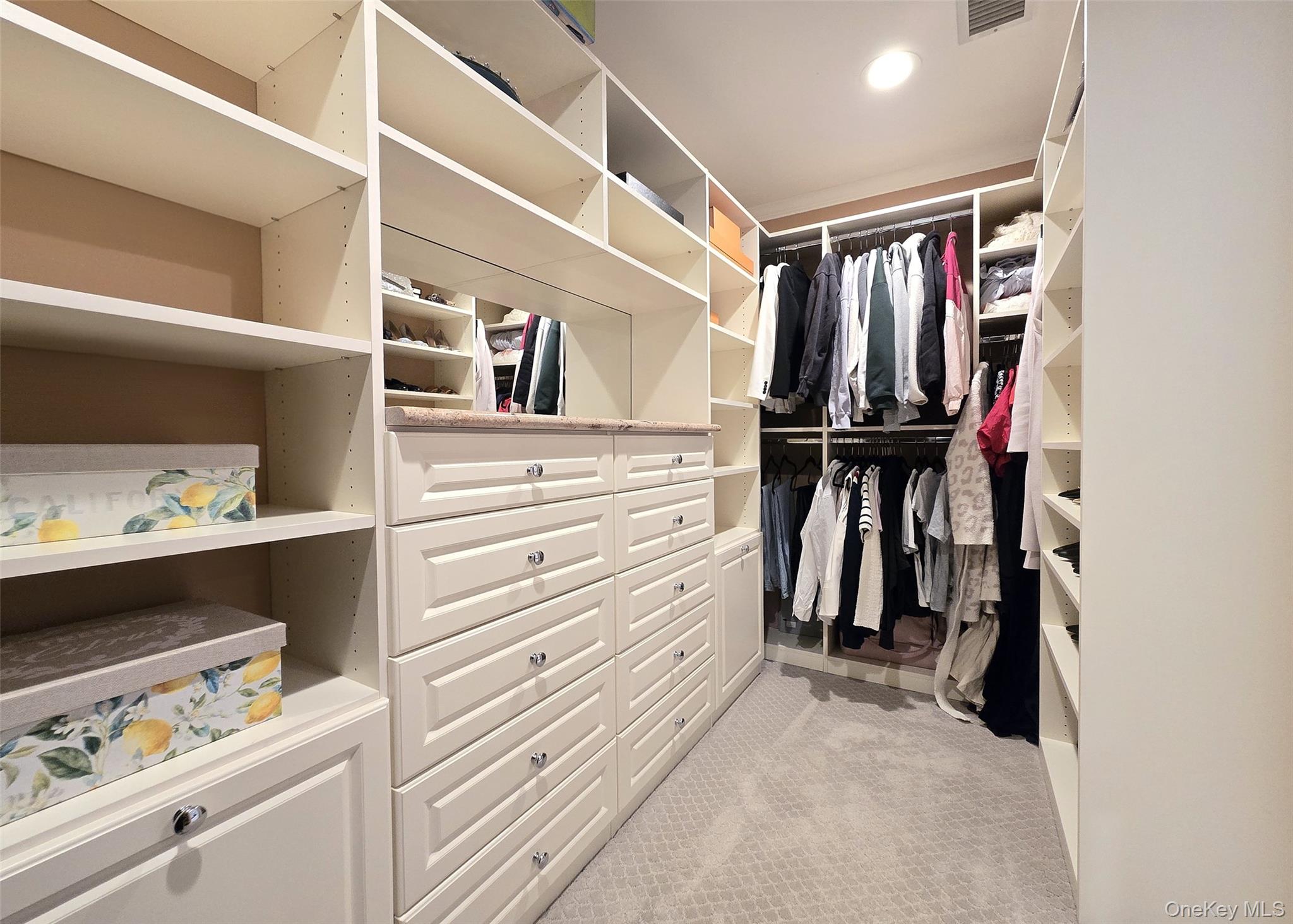 #19 photo, 31 Hampshire Court, מחוז סאפוק Holbrook , NY 11741