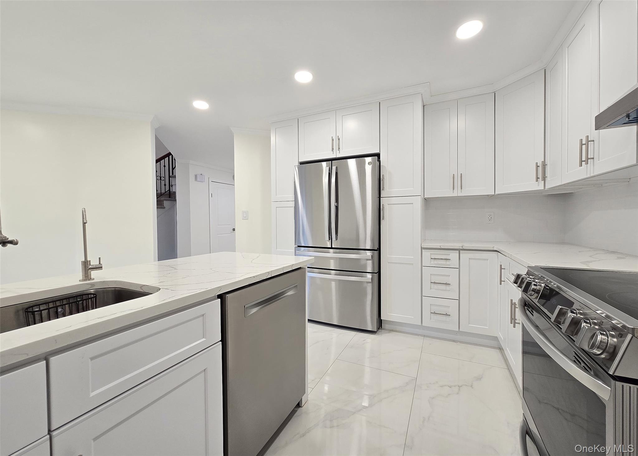 #7 photo, 31 Hampshire Court, מחוז סאפוק Holbrook , NY 11741