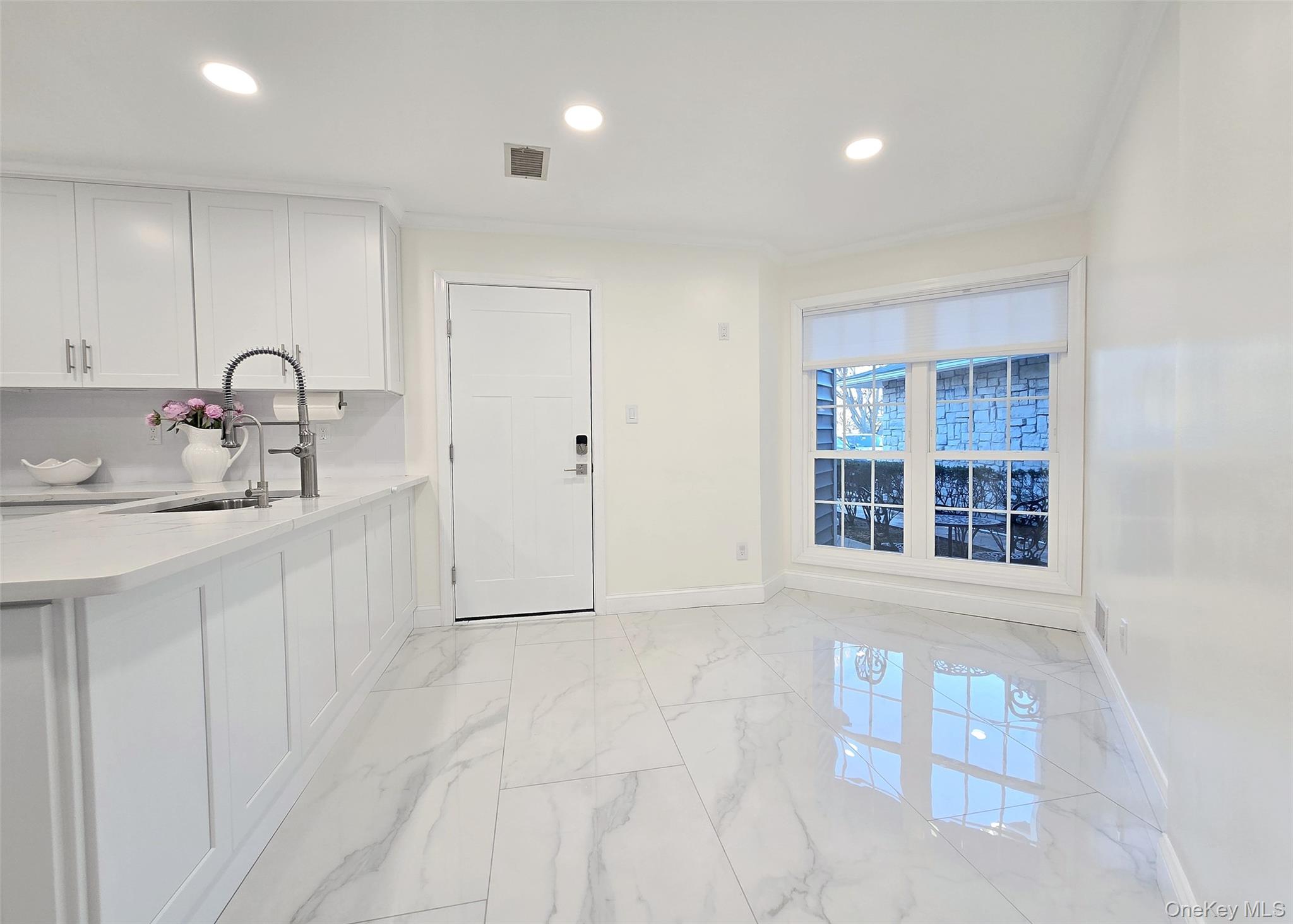 #8 photo, 31 Hampshire Court, מחוז סאפוק Holbrook , NY 11741