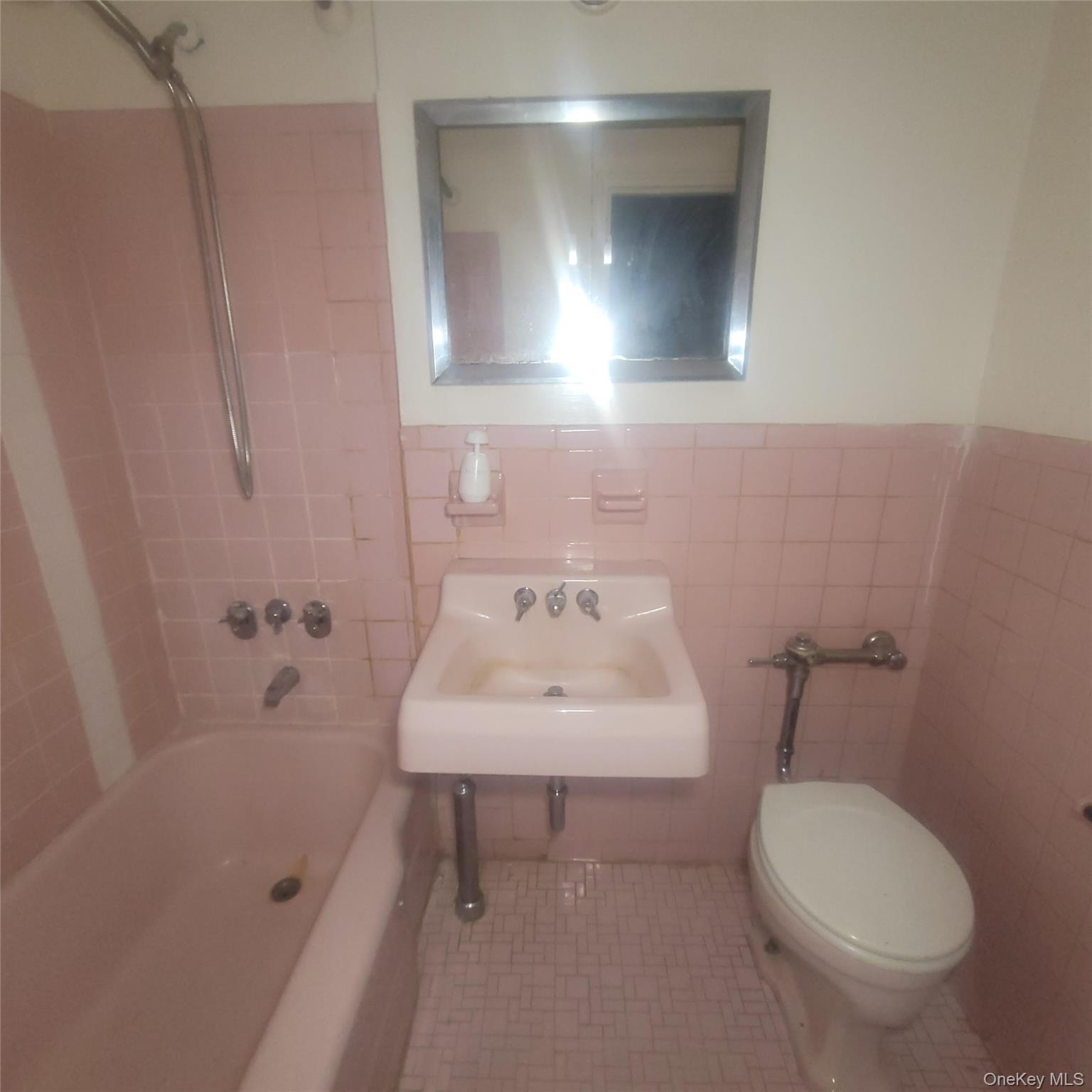 #10 photo, 5235 Post Road, Bronx , NY 10471