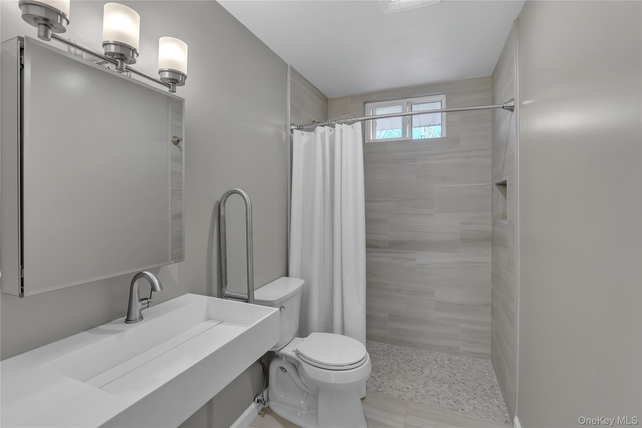 #13 photo, 21 Yeoman Drive, 东长岛 East Northport , NY 11731