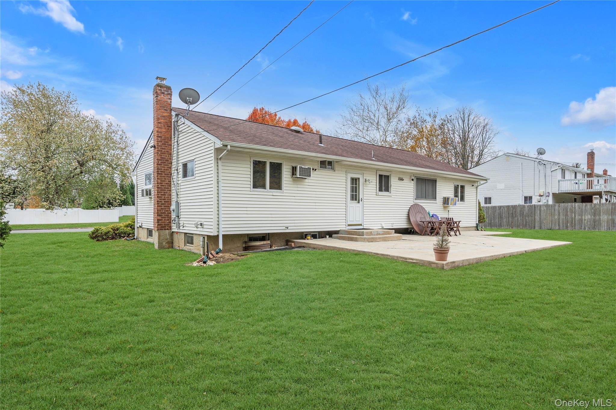 #15 photo, 21 Yeoman Drive, 东长岛 East Northport , NY 11731