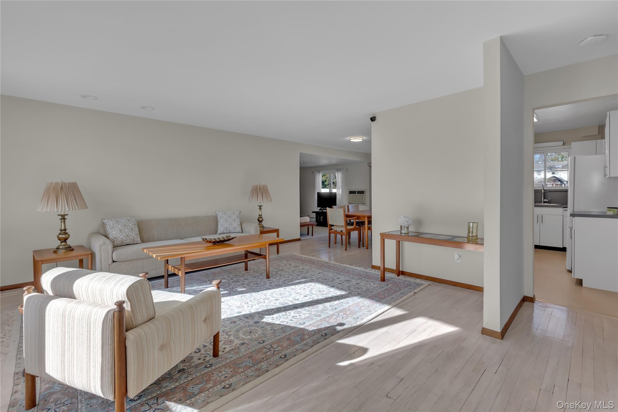 #3 photo, 21 Yeoman Drive, 东长岛 East Northport , NY 11731