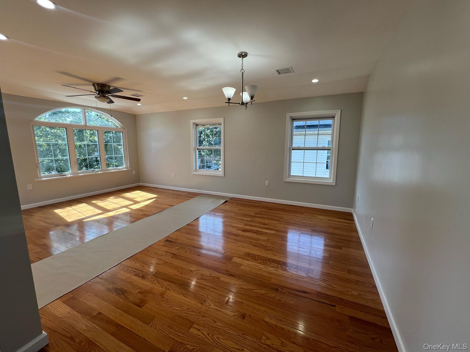 #8 photo, 15333 119th Road, Jamaica , NY 11434