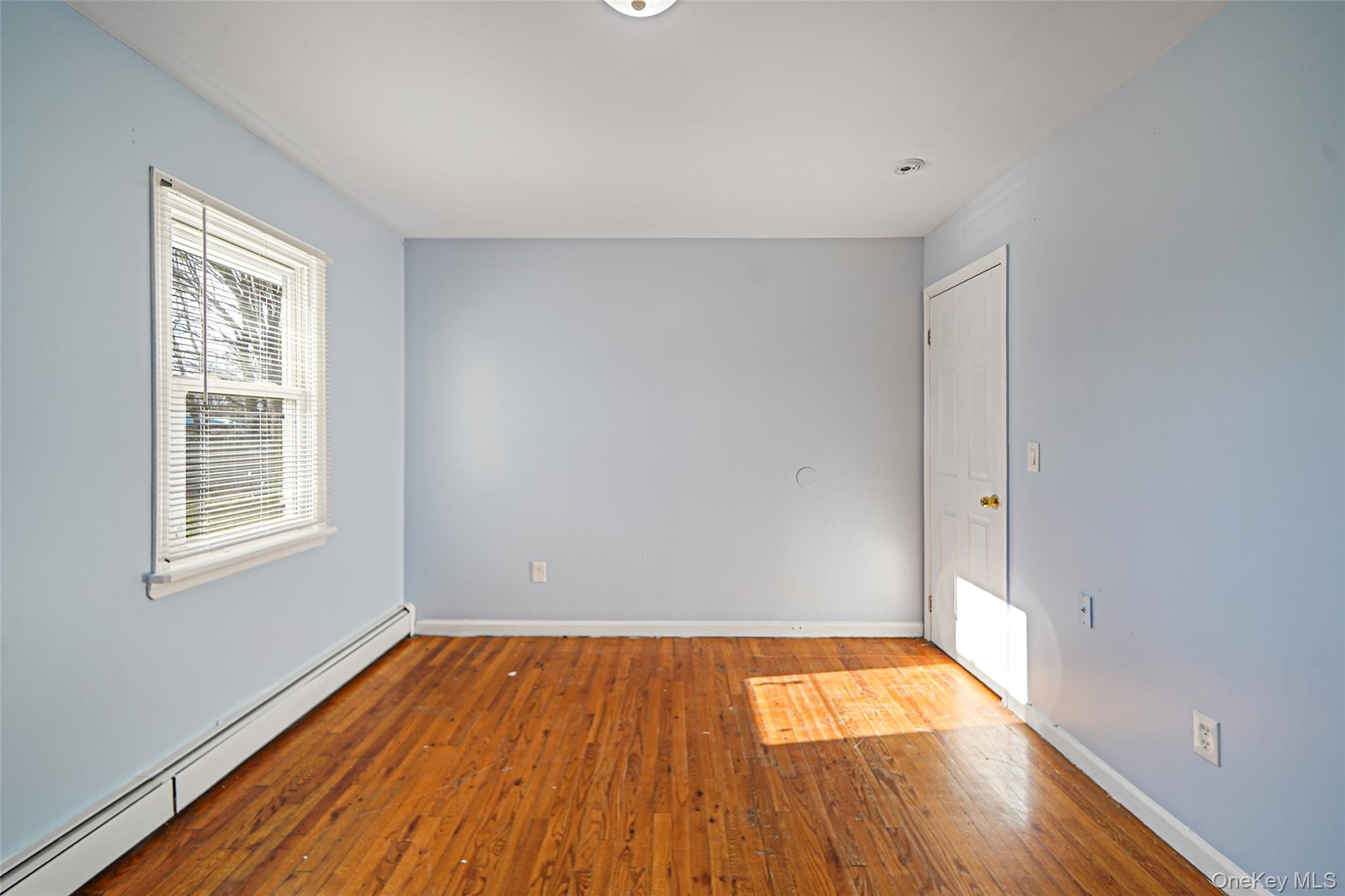 #19 photo, 182 New York Avenue, সাফোক কাউন্টি Bay Shore , NY 11706