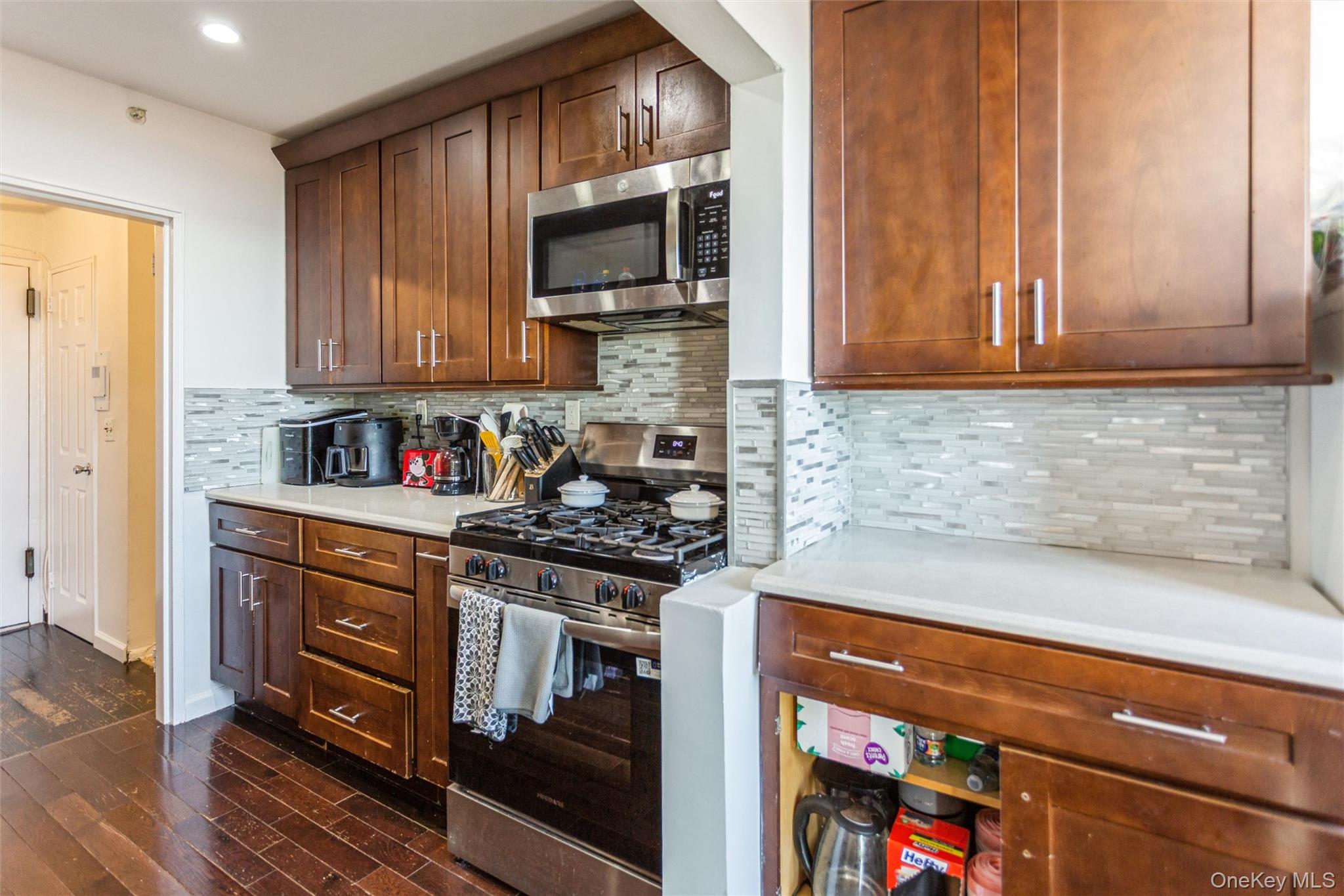 #5 photo, 560 W Broadway, नासाउ काउंटी Long Beach , NY 11561