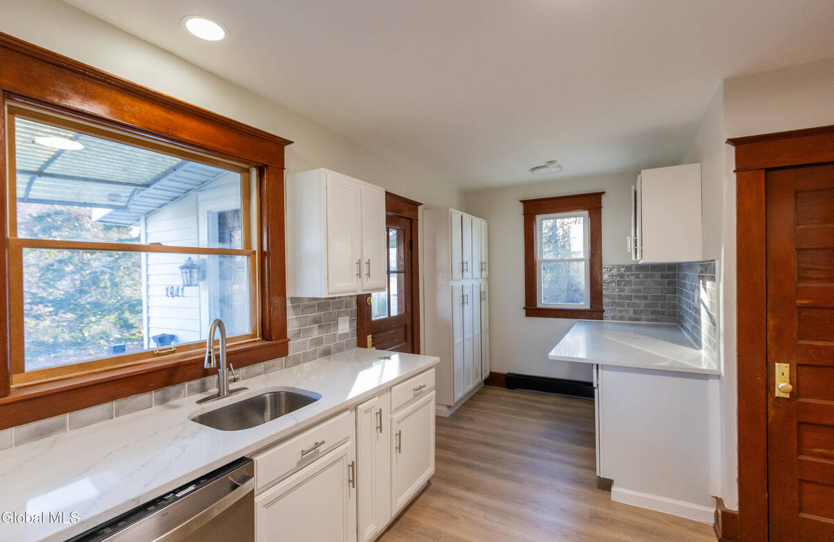 #4 photo, 1941 Helderberg Avenue, Rotterdam , NY 12306