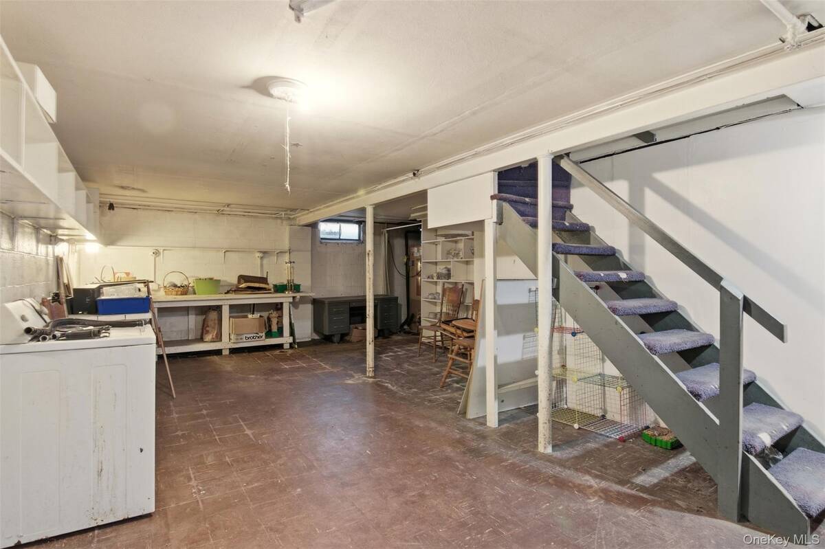 #22 photo, 8 Old Wood Road, Stony Brook , NY 11790