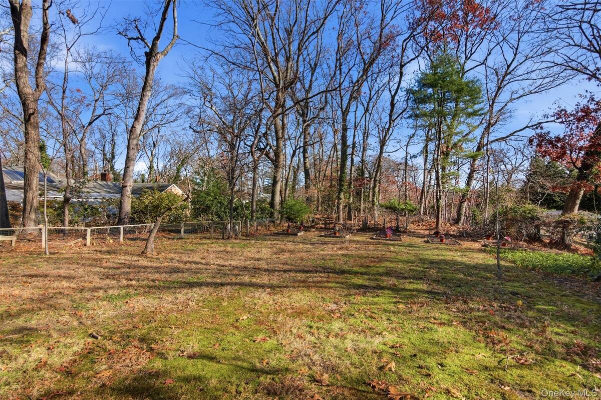 #28 photo, 8 Old Wood Road, Stony Brook , NY 11790