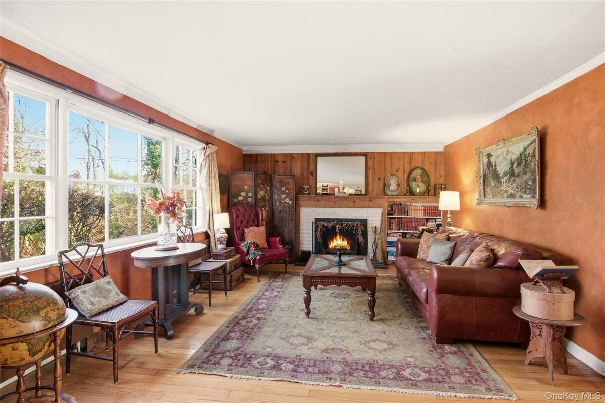 #3 photo, 8 Old Wood Road, Stony Brook , NY 11790