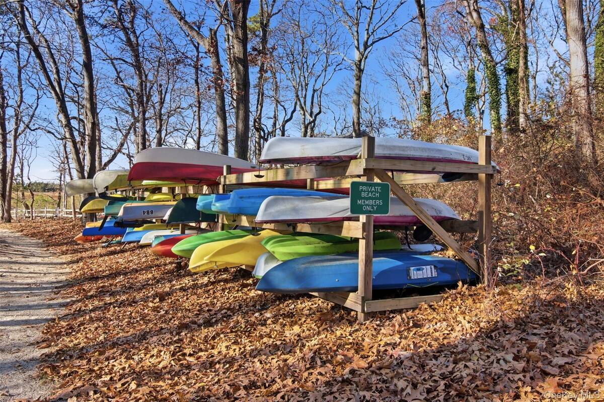 #30 photo, 8 Old Wood Road, Stony Brook , NY 11790