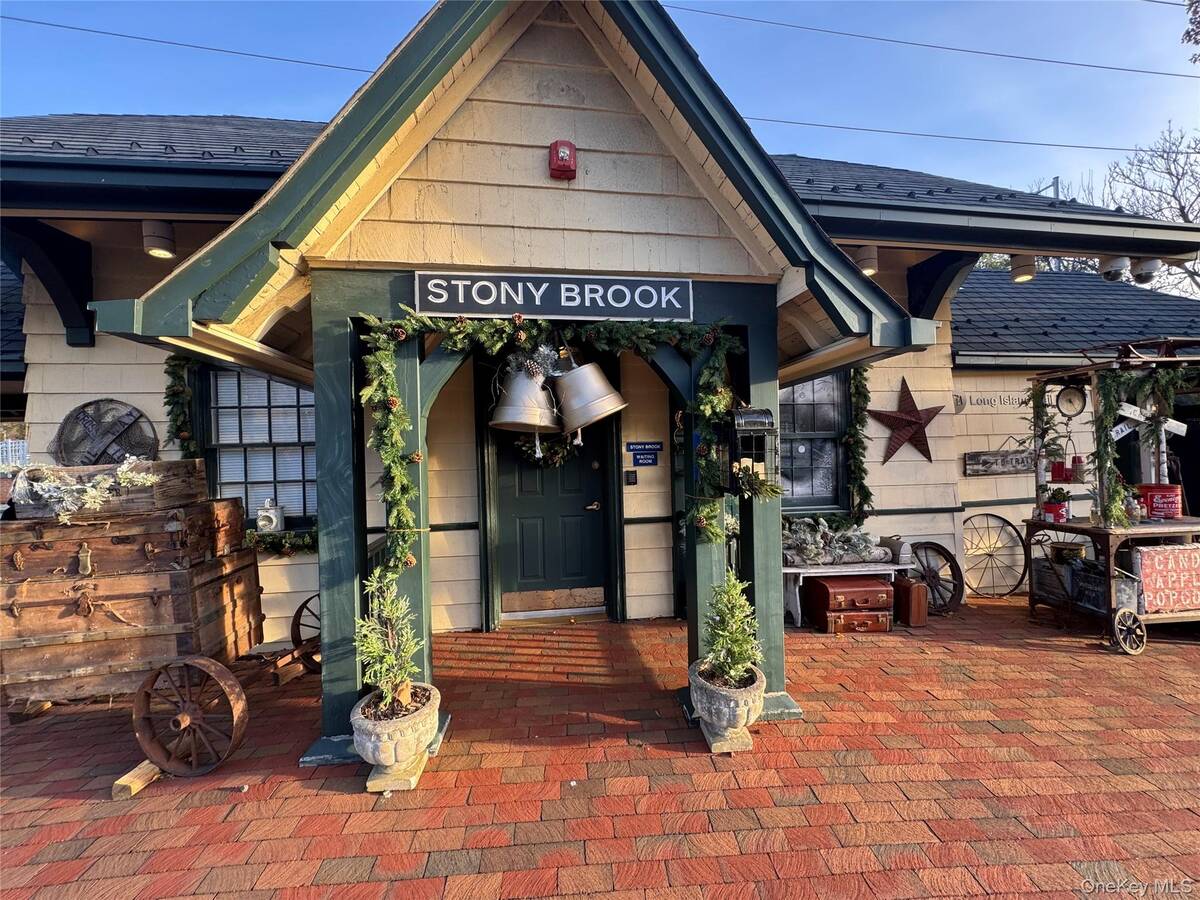 #40 photo, 8 Old Wood Road, Stony Brook , NY 11790