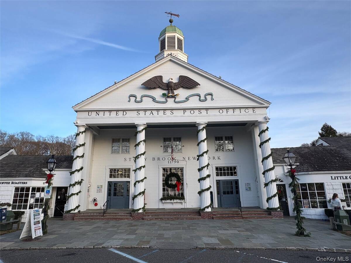 #45 photo, 8 Old Wood Road, Stony Brook , NY 11790