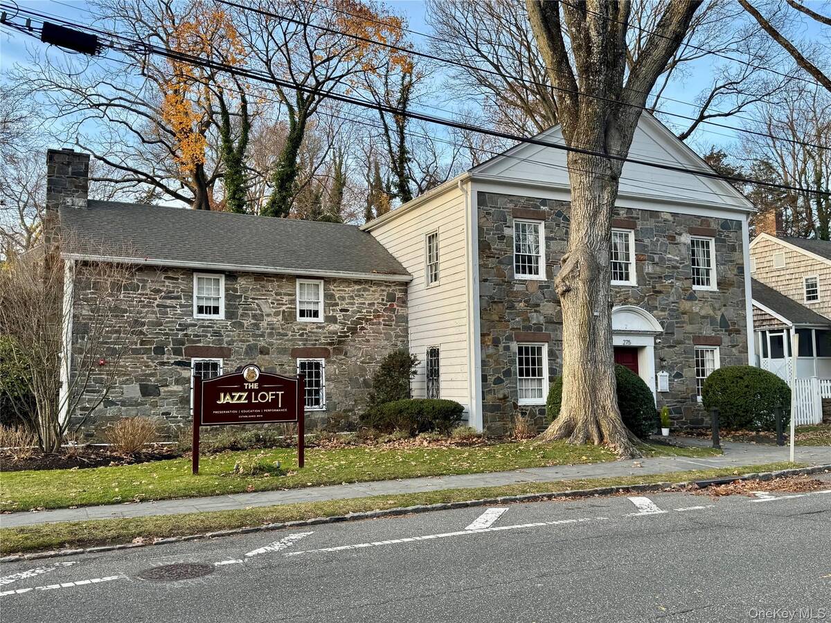 #46 photo, 8 Old Wood Road, Stony Brook , NY 11790