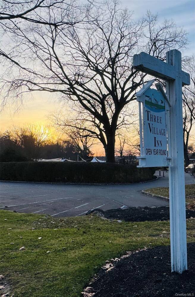 #47 photo, 8 Old Wood Road, Stony Brook , NY 11790