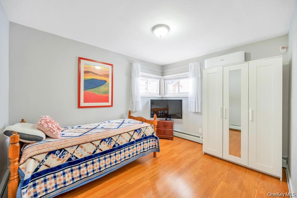 #14 photo, 46 Hardy Lane, Westbury , NY 11590