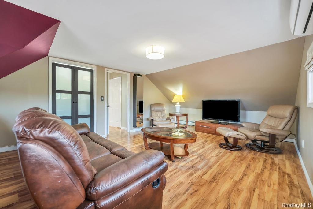 #17 photo, 46 Hardy Lane, Westbury , NY 11590