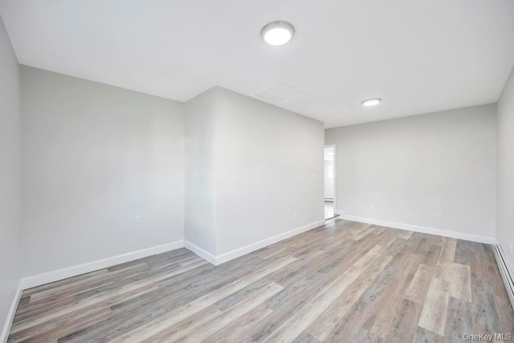 #11 photo, 16 Columbus Avenue, מחוז סאפוק Brentwood , NY 11717