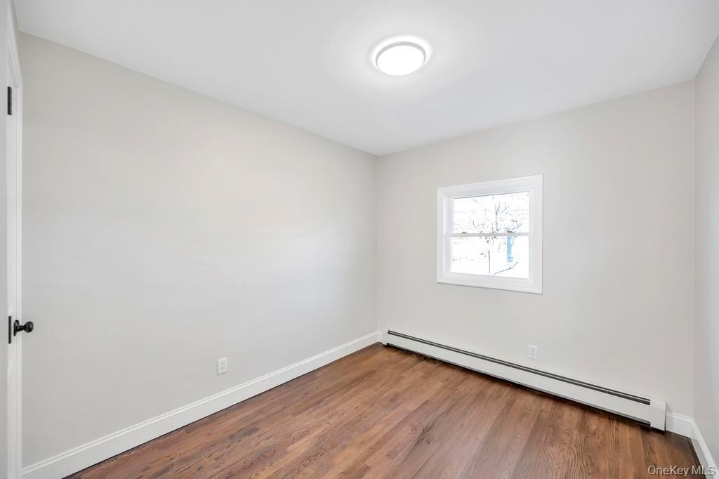 #18 photo, 16 Columbus Avenue, מחוז סאפוק Brentwood , NY 11717